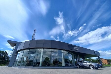 Toyota otworzyła w Bełchatowie siódmy salon specjalistycznej sieci dealerskiej Toyota Professional